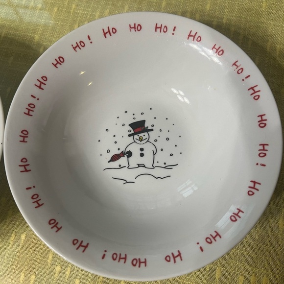 EUC-2 Adorable Snowman 8” Serving Bowls - Picture 3 of 3